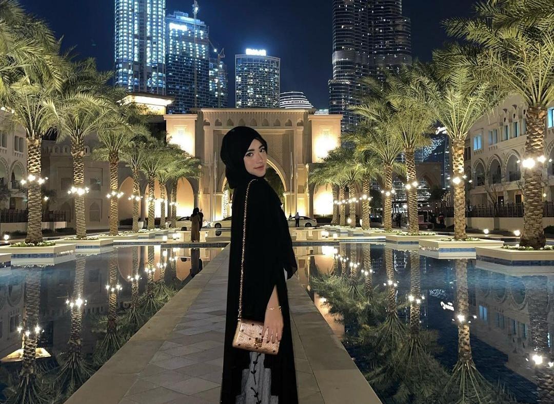 5 Model Gamis Simpel Terbaru: Bergaya dan Kekinian 5 Model Gamis Simpel Terbaru: Bergaya dan Kekinian