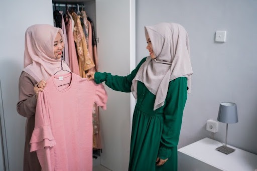 5 Tips Memilih Baju Gamis Simple Elegan 5 Tips Memilih Baju Gamis Simple Elegan