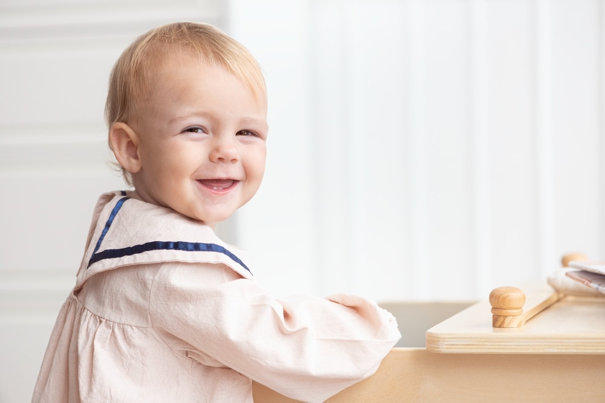 Khawatir Karena Si Kecil Mulai Rewel & Demam? Berikut Pertanyaan Para Parents Seputar Tumbuh Gigi Pada Bayi!