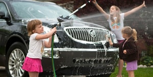 Tak Sadar, Ini Dia 10 Kesalahan yang Sering Dilakukan saat Mencuci Mobil!