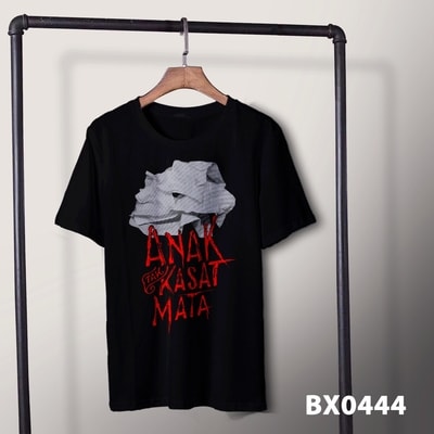 Kaos Keluarga Tak Kasat Mata- Plesetan