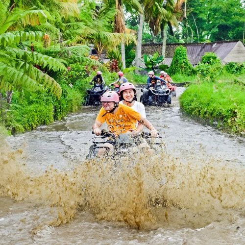 Petualangan ATV Ride Melintasi Sungai dan Kubangan Lumpur di Bali
