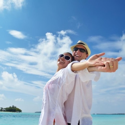 Pasangan Romantis Momen Liburan Paket Bulan Madu Bali 5H4M