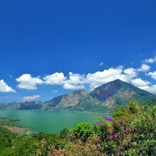 Pemandangan Danau dan Gunung Batur Kintamani Paket Tour Bali Hemat 4H3M