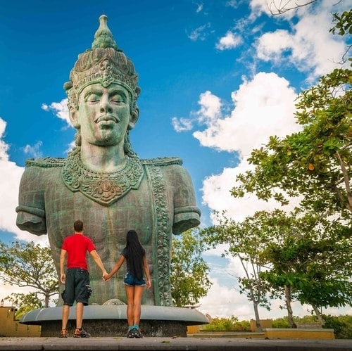 Pemandangan Megah Patung GWK Bali Paket Bulan Madu Honeymoon 4H3M