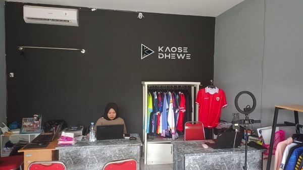 Pesan jersey Custom Di kaosedhewe