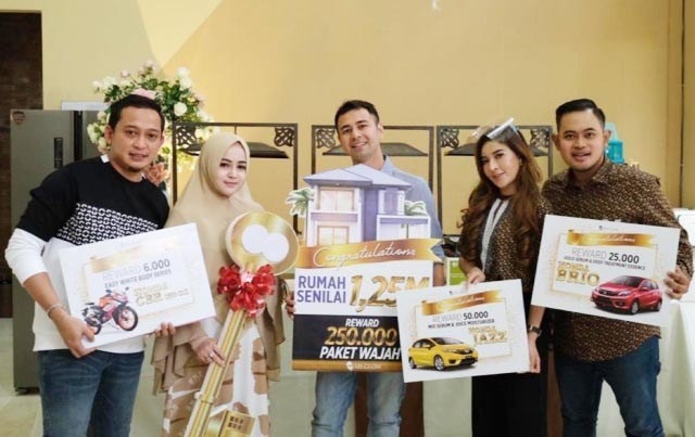 Raffi Ahmad Ikut Serahkan Reward Rumah Rp 1M dari MS Glow