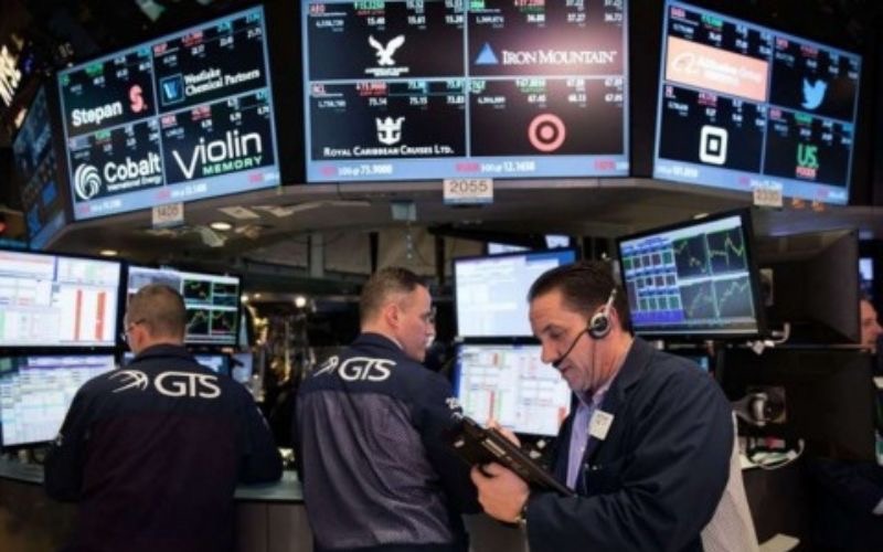 Rebound Index Saham Amerika Terjadi, Emas Melemah