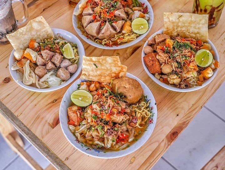 Makan Bakso Setelah Operasi Caesar?